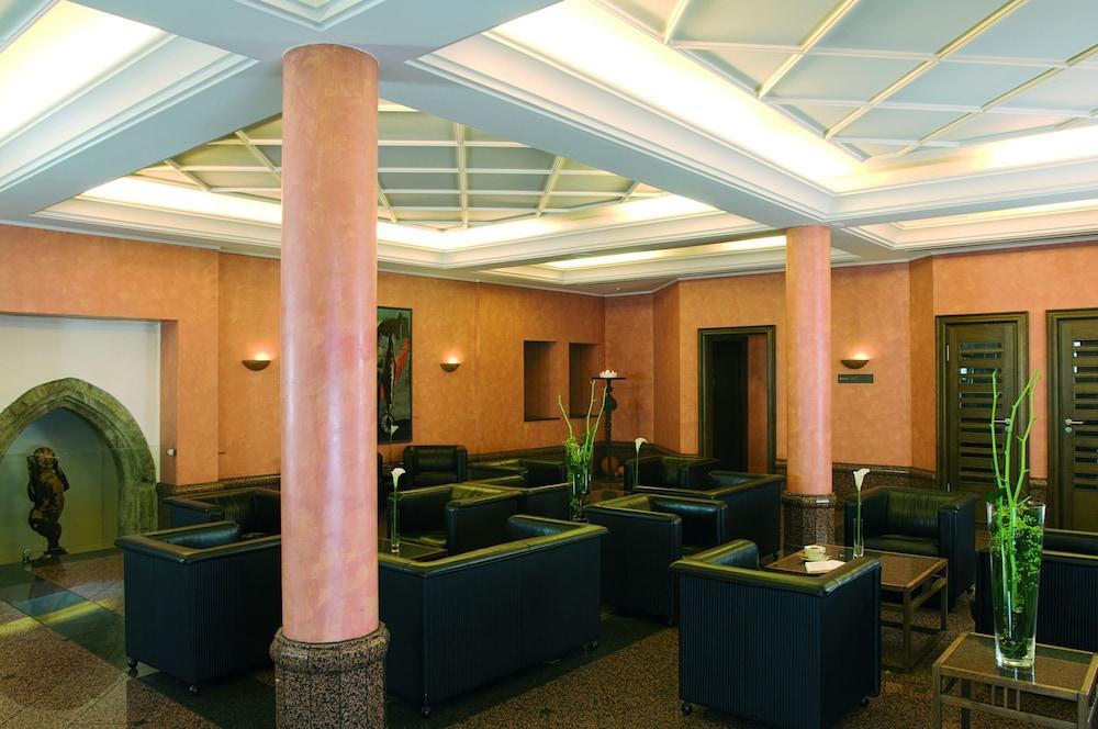 Hotel Kloesterle Noerdlingen - In Kuerze Elaya Hotel Kloesterle Nördlingen Buitenkant foto