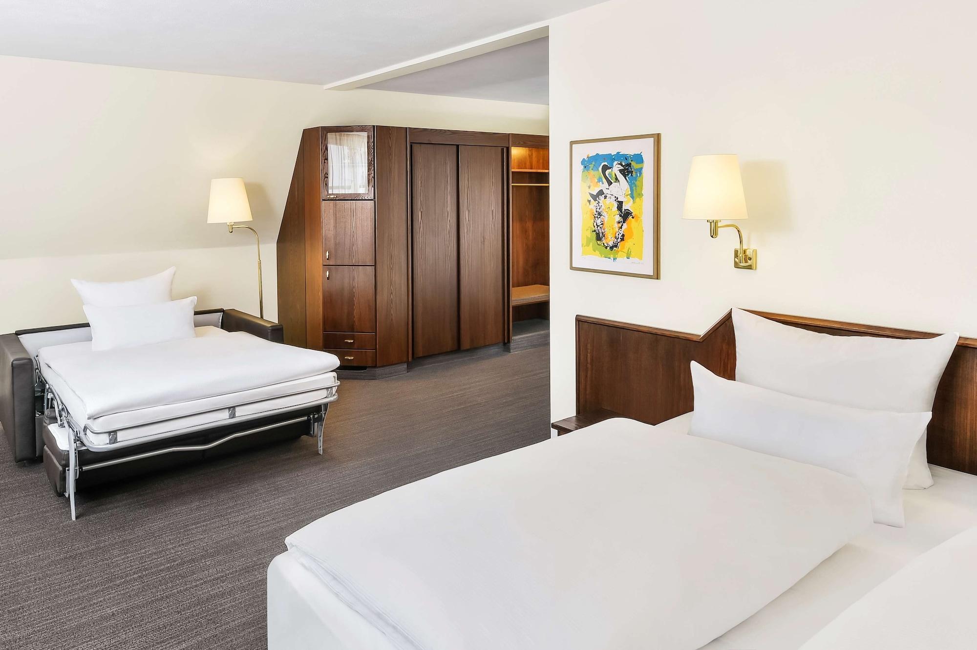Hotel Kloesterle Noerdlingen - In Kuerze Elaya Hotel Kloesterle Nördlingen Buitenkant foto
