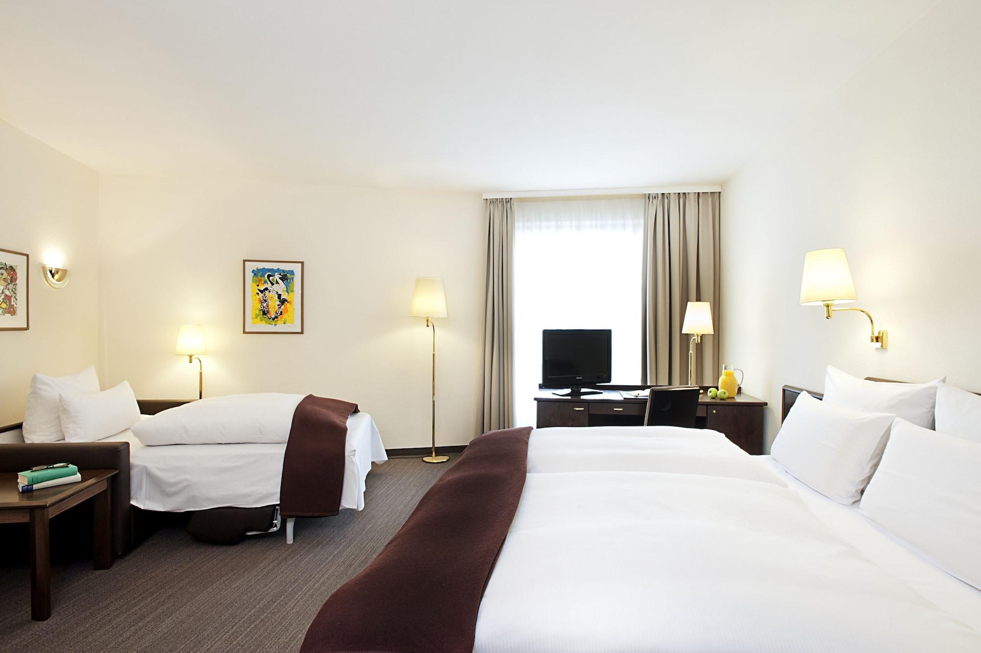 Hotel Kloesterle Noerdlingen - In Kuerze Elaya Hotel Kloesterle Nördlingen Buitenkant foto