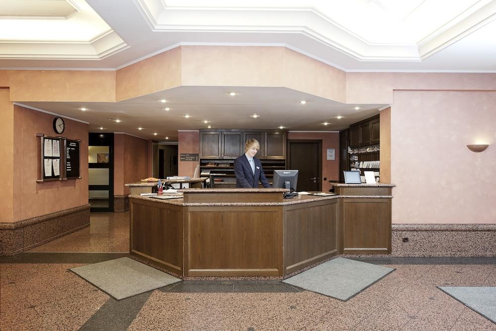 Hotel Kloesterle Noerdlingen - In Kuerze Elaya Hotel Kloesterle Nördlingen Buitenkant foto
