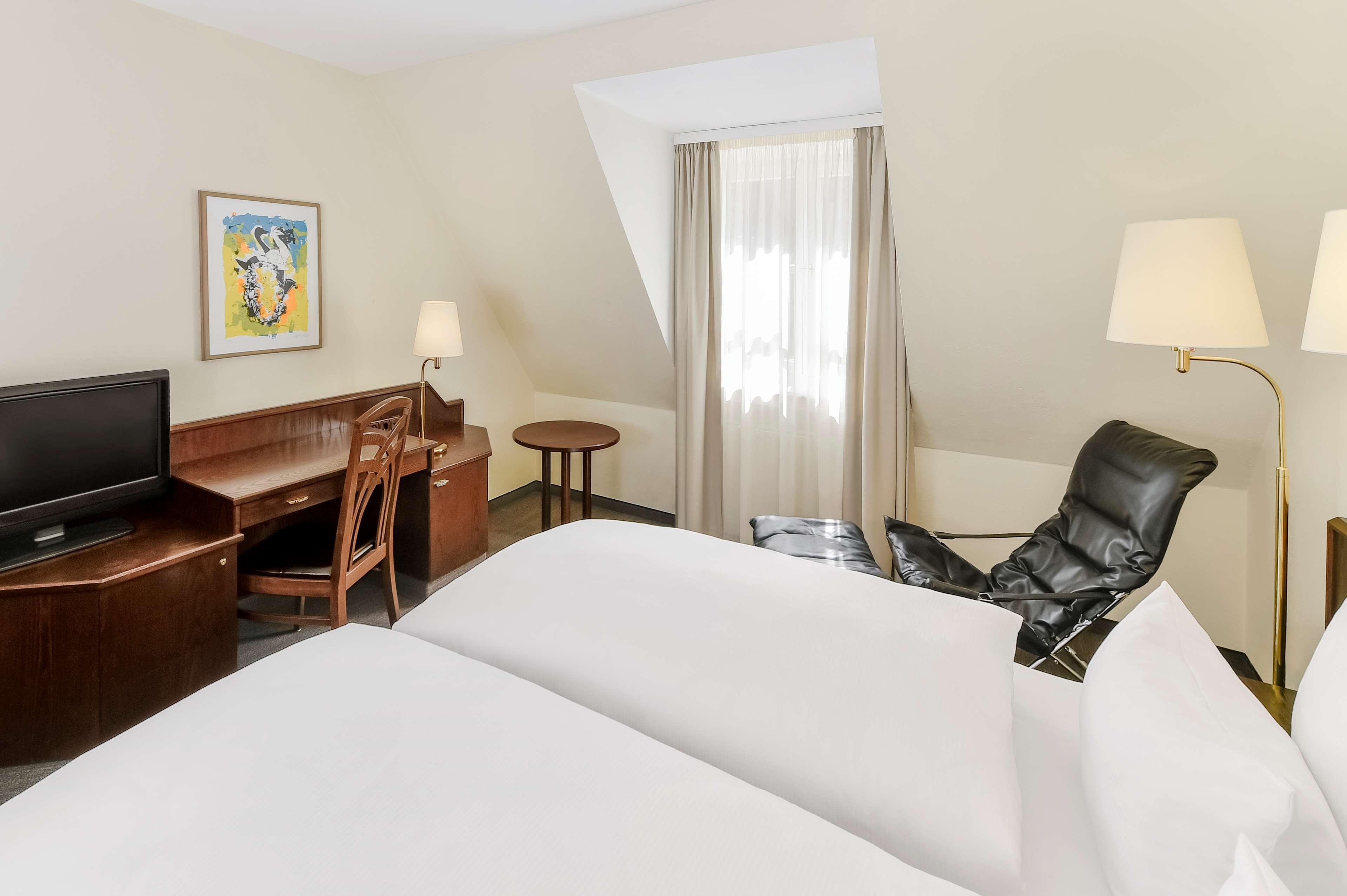 Hotel Kloesterle Noerdlingen - In Kuerze Elaya Hotel Kloesterle Nördlingen Buitenkant foto