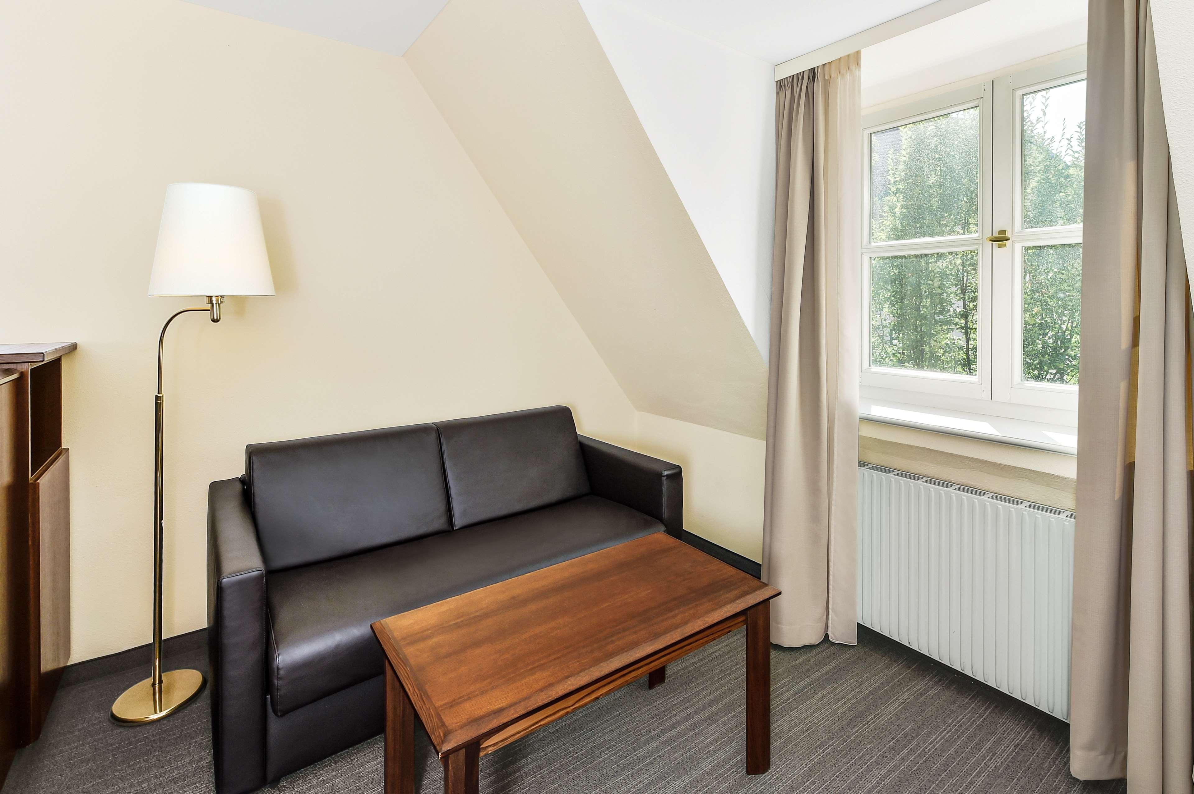 Hotel Kloesterle Noerdlingen - In Kuerze Elaya Hotel Kloesterle Nördlingen Buitenkant foto