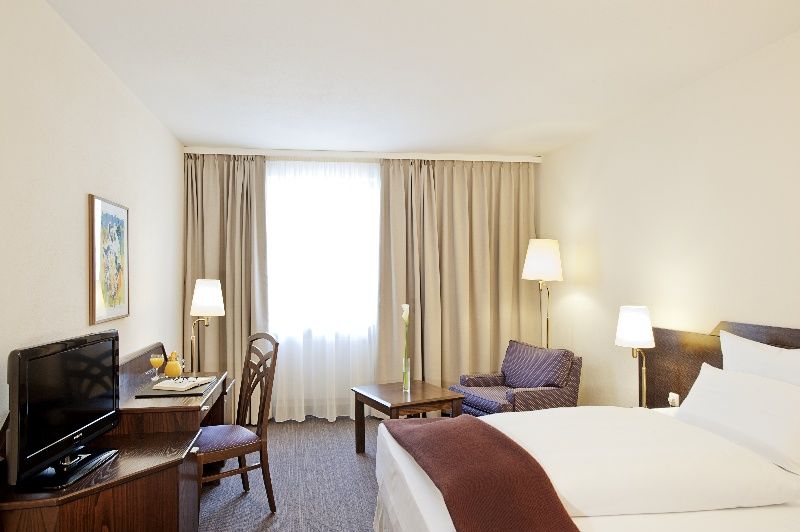 Hotel Kloesterle Noerdlingen - In Kuerze Elaya Hotel Kloesterle Nördlingen Buitenkant foto